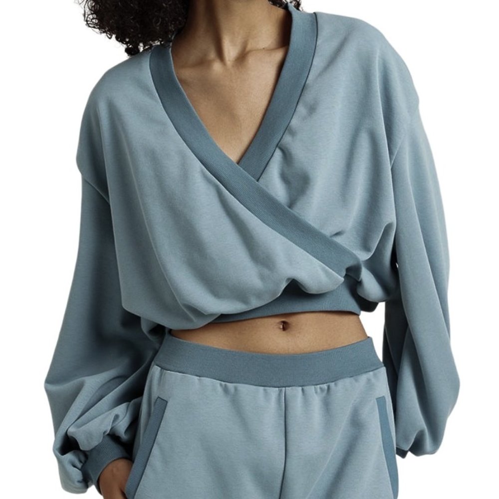 Nap Loungewear V-Neck Cotton Warp Crop Boxy Top in Baby Blue Women's Size M